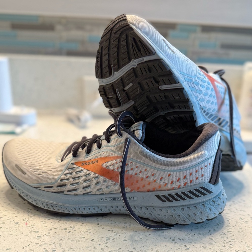 Brooks Adrenaline GTS 22 Light Blue with Orange Accents W9